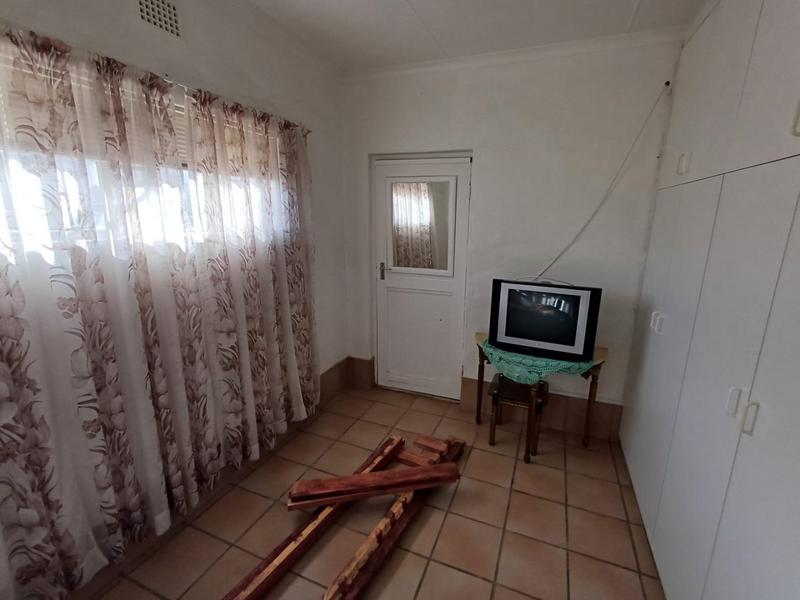 6 Bedroom Property for Sale in Vredenburg Western Cape